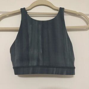 Lululemon High Neck Energy Bra in Linear Spray Dye Size 4